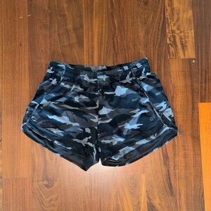 Athleta Camo Black Women's Shorts Size M
